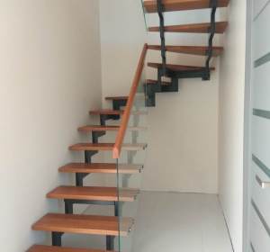 schody metalowo drewniane